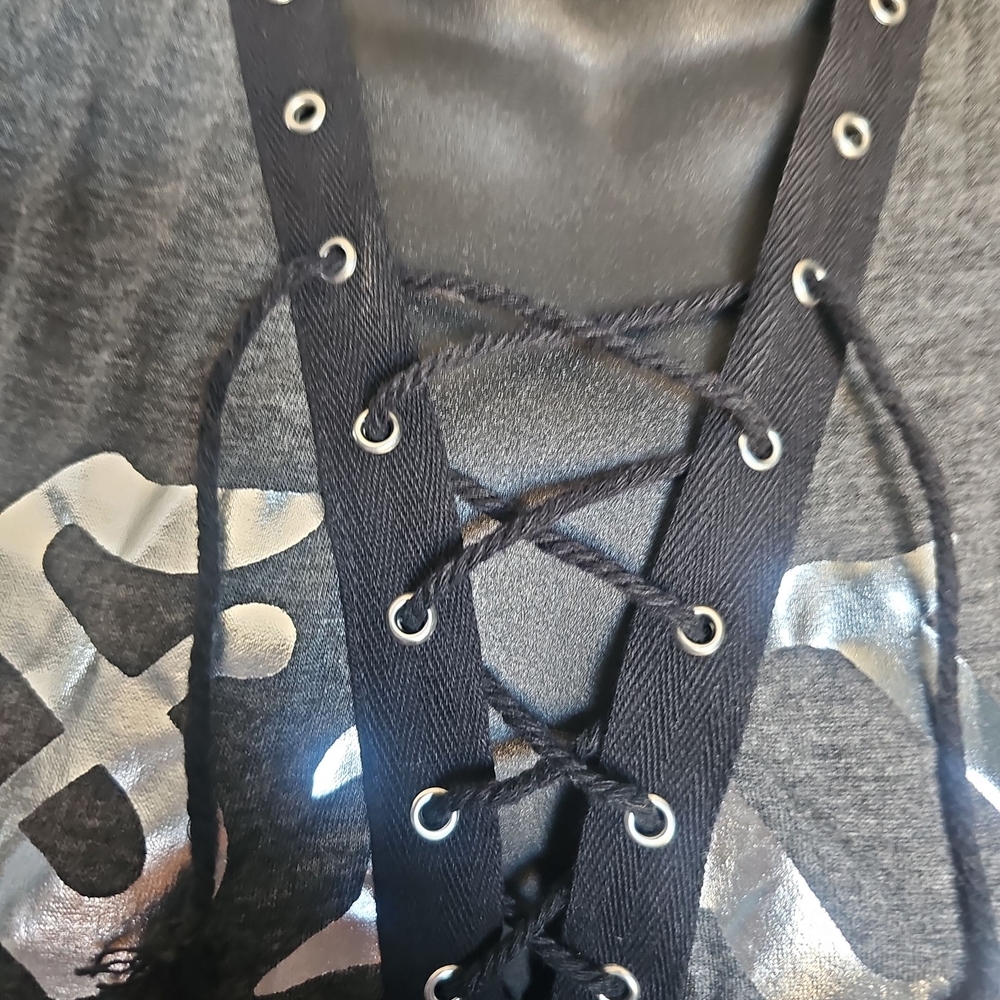 Gray Lace-Up Graphic Top - Picture 5 of 5